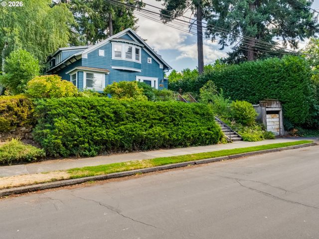2012 Ne 27TH Ave, Portland, OR 97212