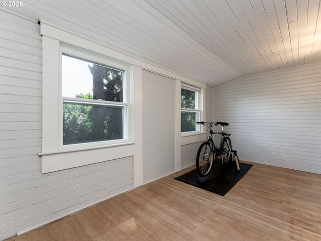 2012 Ne 27TH Ave, Portland, OR 97212