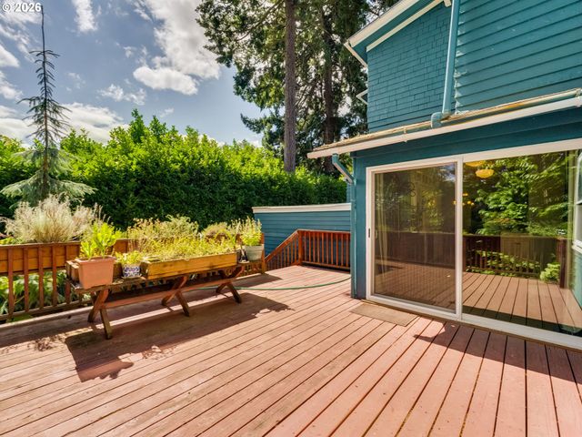 2012 Ne 27TH Ave, Portland, OR 97212
