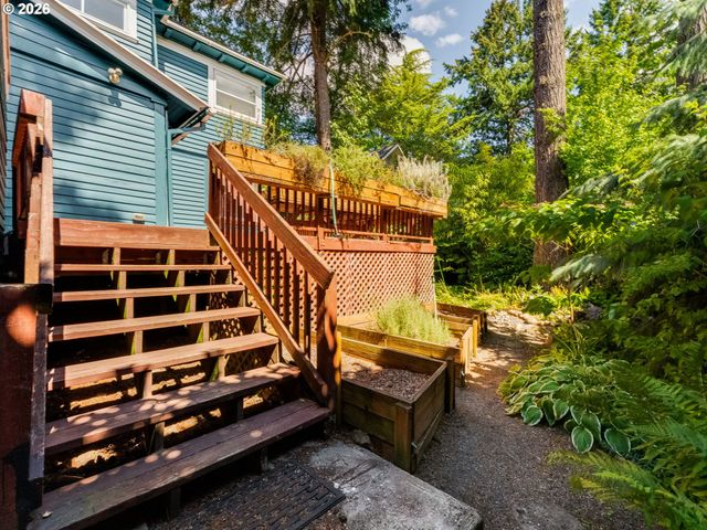 2012 Ne 27TH Ave, Portland, OR 97212