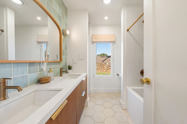 2040 Kanakanui Rd, Kihei, HI 96753