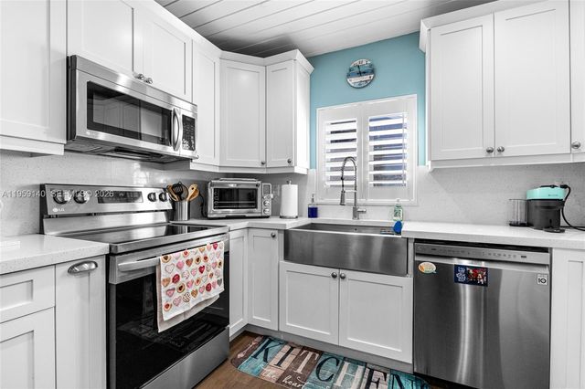 9390 SW 190th St, Cutler Bay, FL 33157