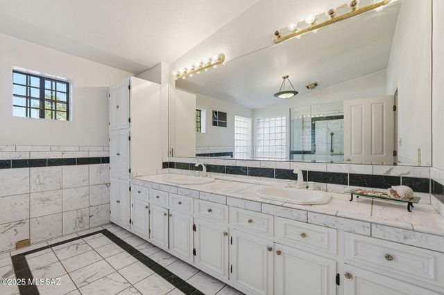 2735 N Silver Reef Drive, Nogales, AZ 85621