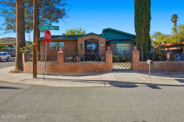 2735 N Silver Reef Drive, Nogales, AZ 85621