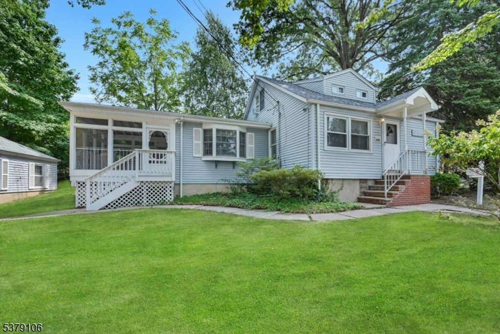 88 Pyle St, Oradell Boro, NJ 07649