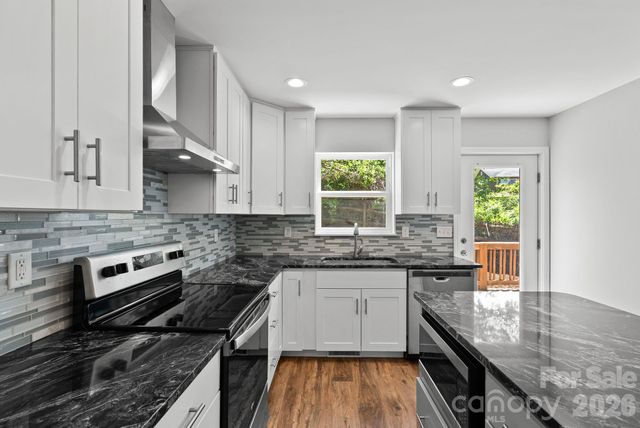 13 Annie Street, Asheville, NC 28806
