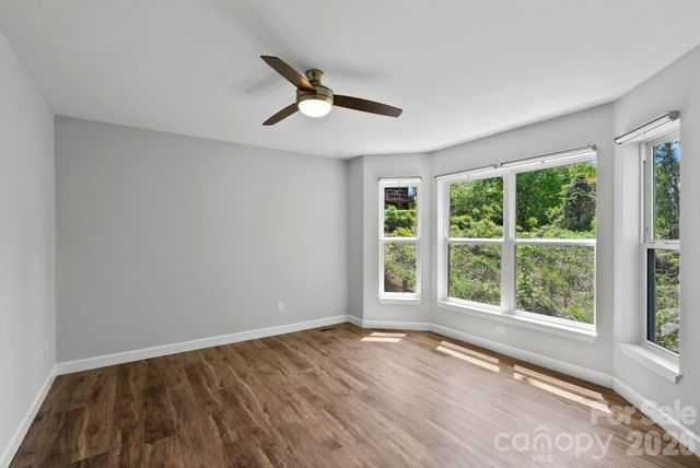 13 Annie Street, Asheville, NC 28806