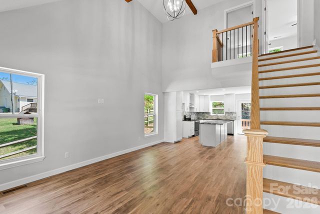 13 Annie Street, Asheville, NC 28806