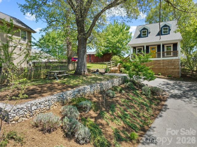13 Annie Street, Asheville, NC 28806