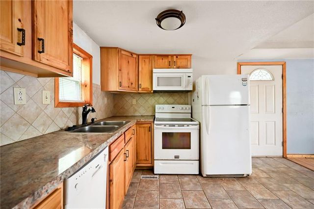 161 T Street, Lake Lotawana, MO 64086