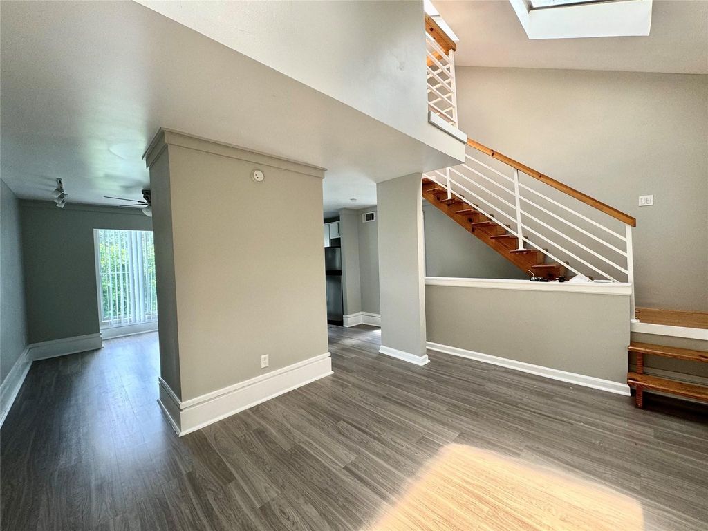 4023 N Hall St 205, Dallas, TX 75219