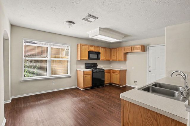18507 Sunrise Pines Drive, Montgomery, TX 77316