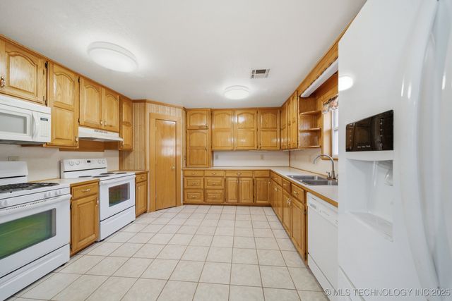 2800 NW 1010 Avenue, Wilburton, OK 74578