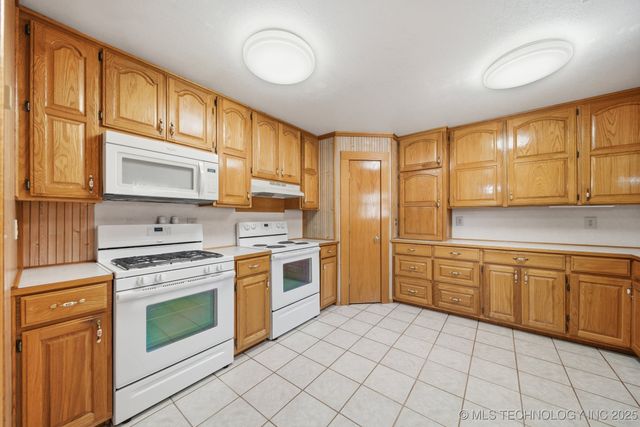2800 NW 1010 Avenue, Wilburton, OK 74578