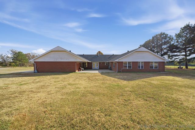 2800 NW 1010 Avenue, Wilburton, OK 74578