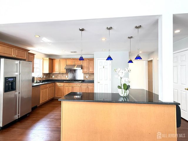 25 Canal View Drive, Lawrence, NJ 08648