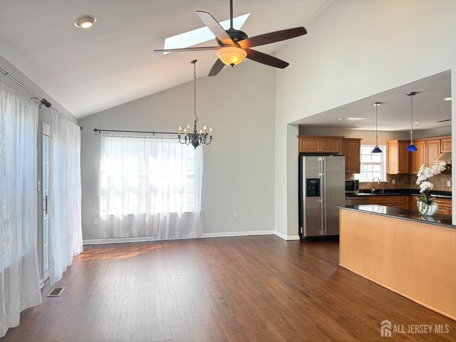 25 Canal View Drive, Lawrence, NJ 08648