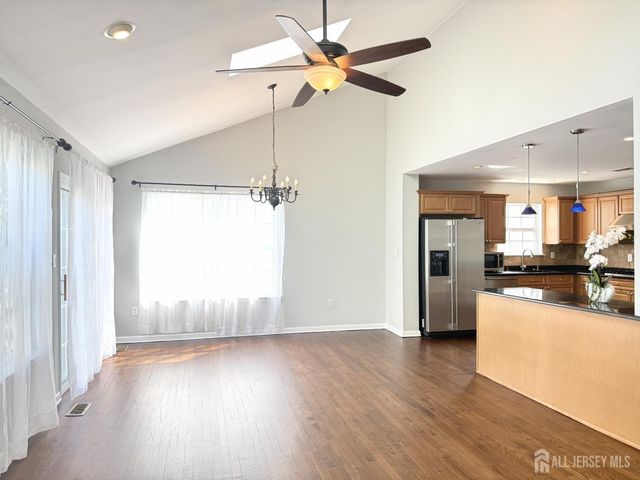 25 Canal View Drive, Lawrence, NJ 08648