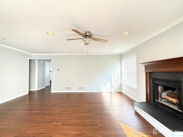 25 Canal View Drive, Lawrence, NJ 08648