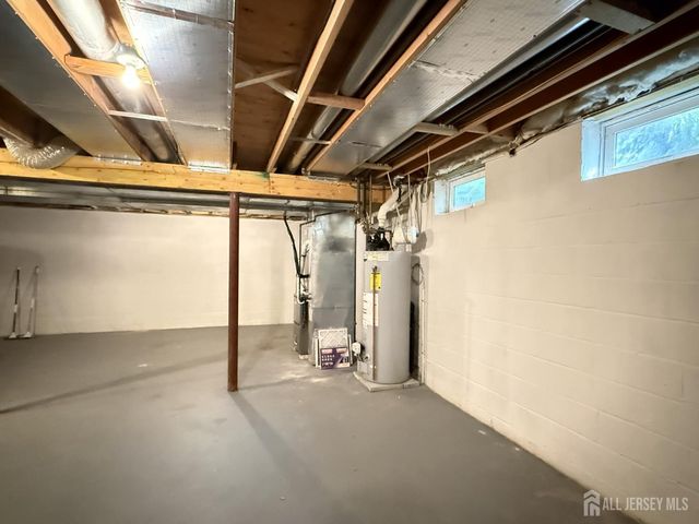 25 Canal View Drive, Lawrence, NJ 08648