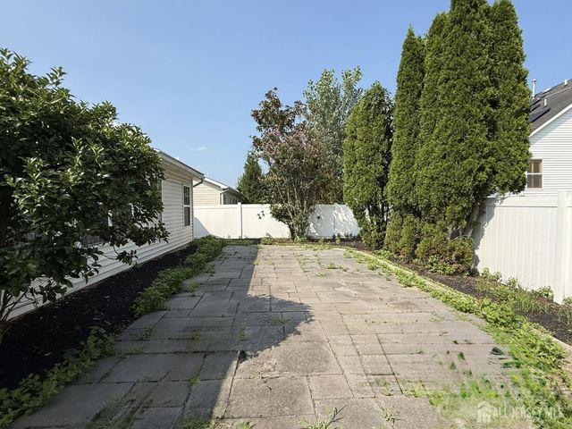 25 Canal View Drive, Lawrence, NJ 08648