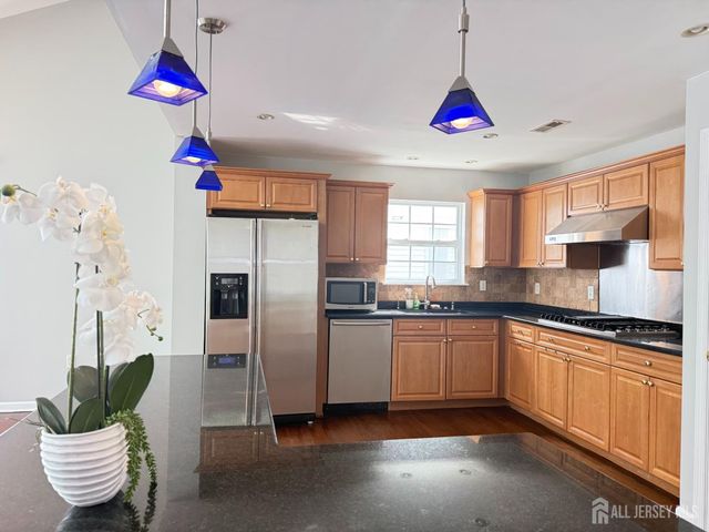 25 Canal View Drive, Lawrence, NJ 08648