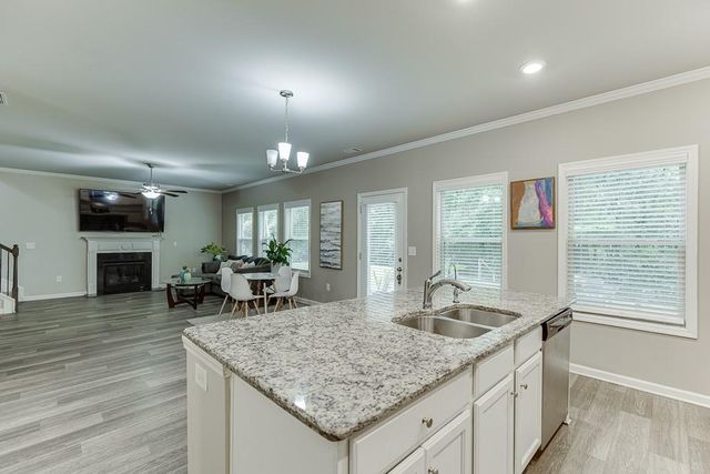 23 Dorset Way, Hoschton, GA 30548