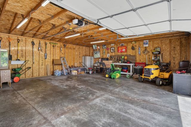 344 E Titus Avenue, Des Moines, IA 50315