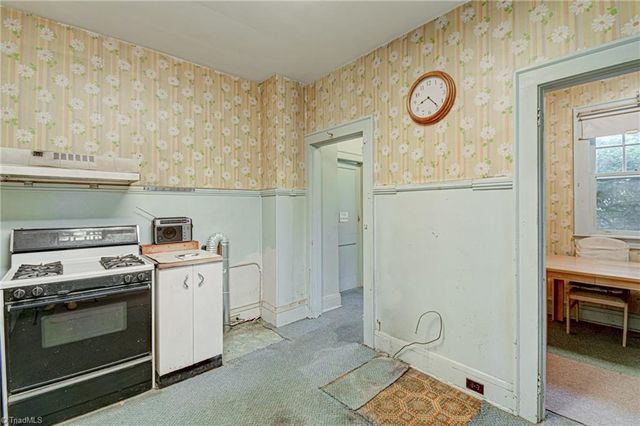 1518 Cloverdale Avenue, Winston-salem, NC 27104