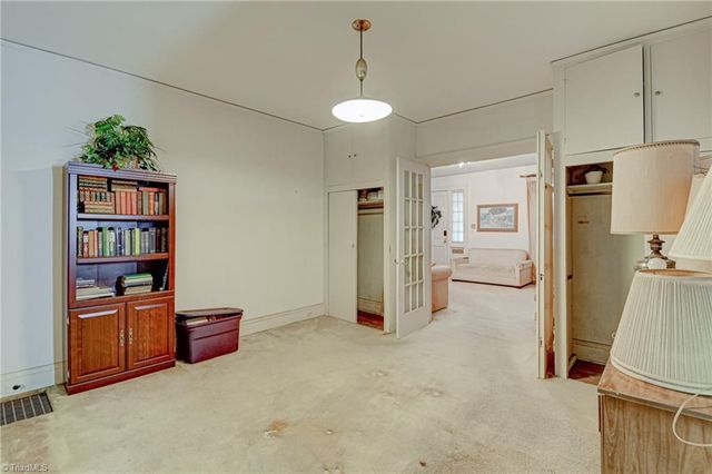 1518 Cloverdale Avenue, Winston-salem, NC 27104