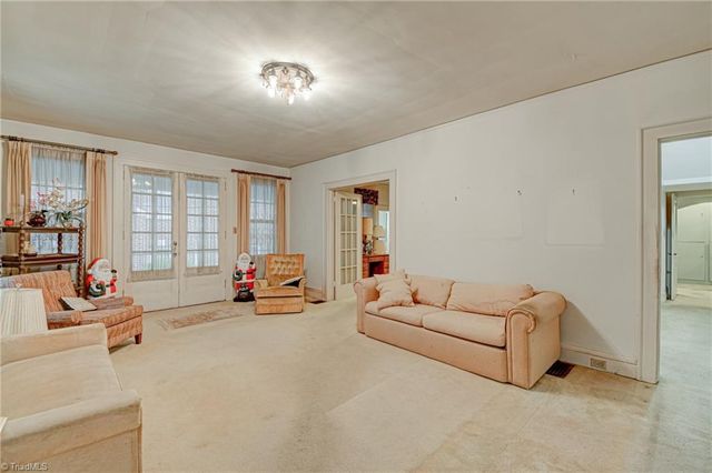 1518 Cloverdale Avenue, Winston-salem, NC 27104
