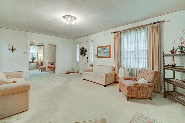1518 Cloverdale Avenue, Winston-salem, NC 27104
