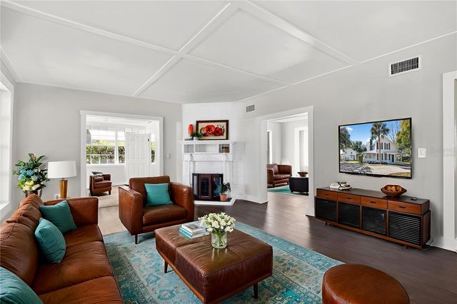 922 WASHINGTON AVENUE, Eustis, FL 32726