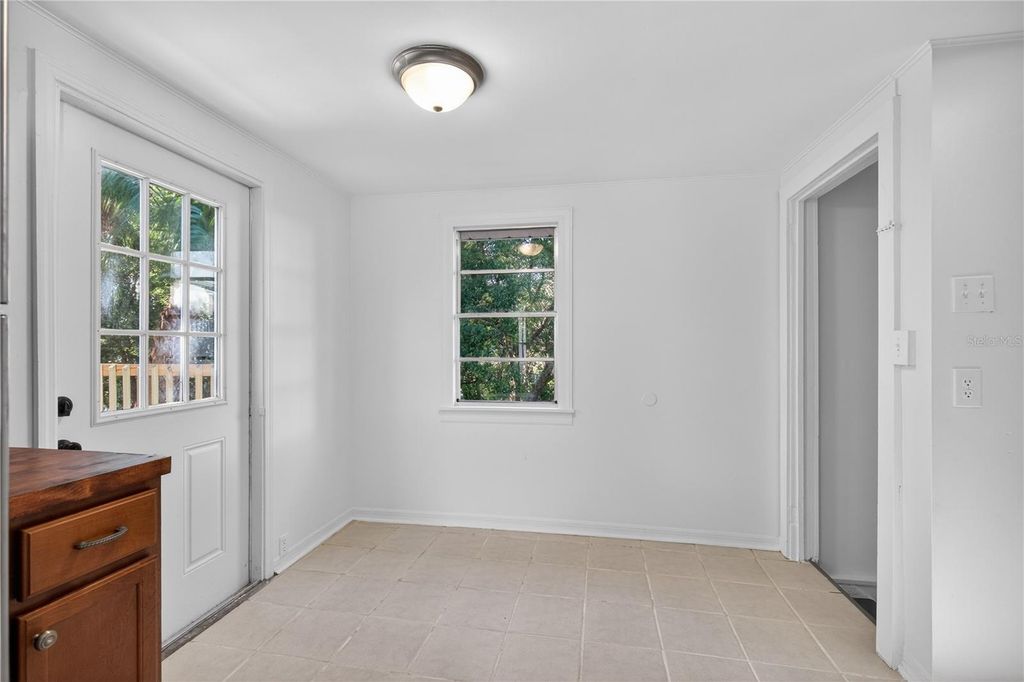 Image 48 of property listing at 922 WASHINGTON AVENUE, Eustis, FL 32726