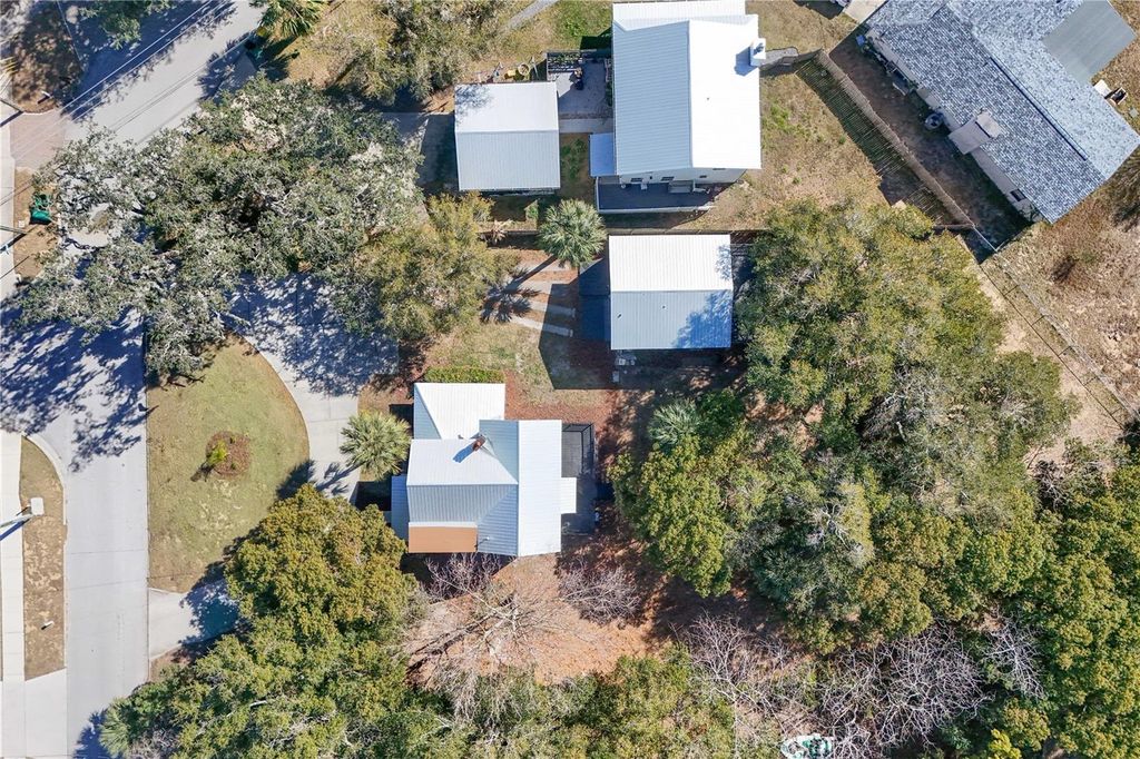 Image 59 of property listing at 922 WASHINGTON AVENUE, Eustis, FL 32726