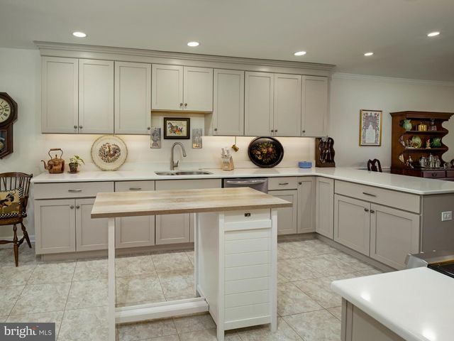 219 CHANDLER DR, West Chester, PA 19380