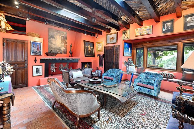 24B Paseo Encantado NE, Santa Fe, NM 87506