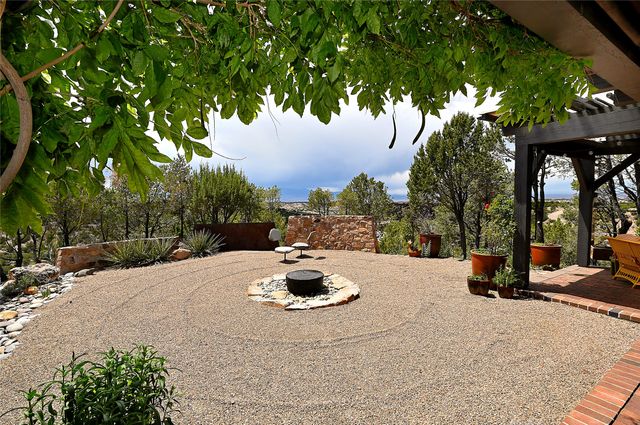 24B Paseo Encantado NE, Santa Fe, NM 87506