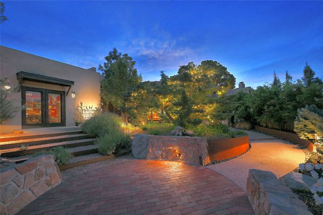 24B Paseo Encantado NE, Santa Fe, NM 87506