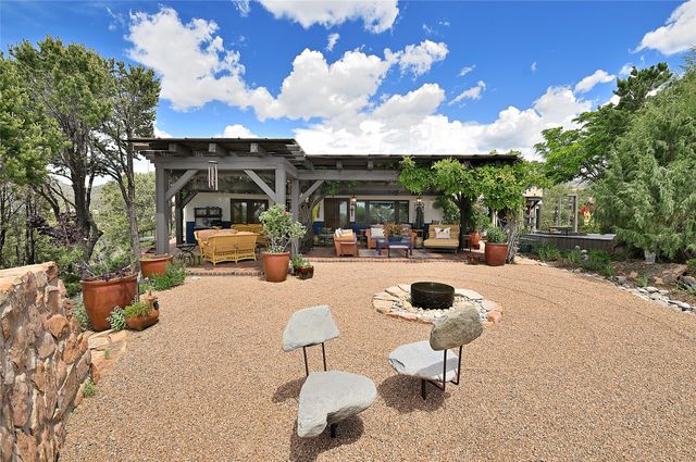 24B Paseo Encantado NE, Santa Fe, NM 87506