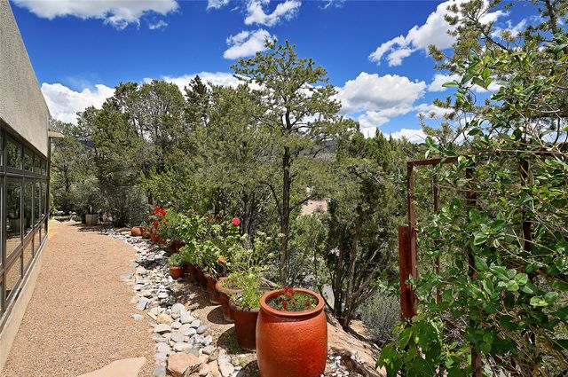 24B Paseo Encantado NE, Santa Fe, NM 87506