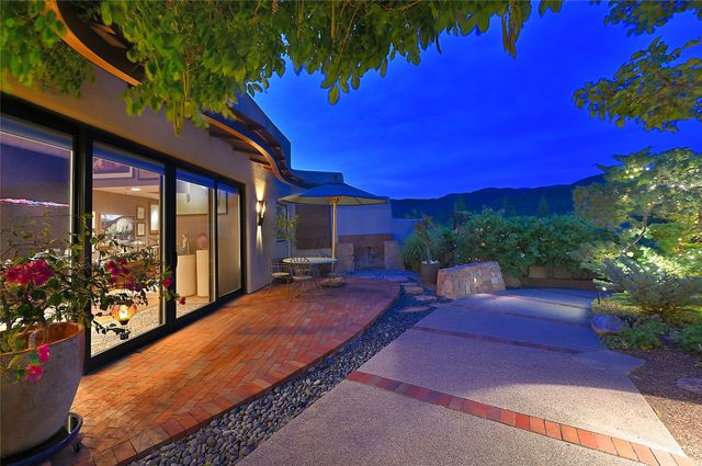 24B Paseo Encantado NE, Santa Fe, NM 87506