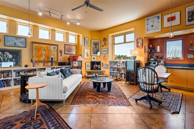 24B Paseo Encantado NE, Santa Fe, NM 87506