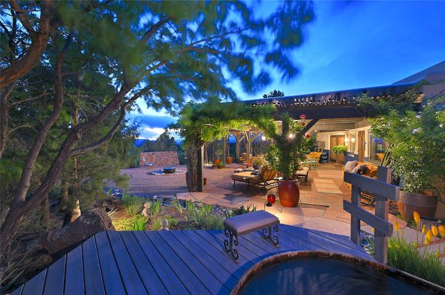 24B Paseo Encantado NE, Santa Fe, NM 87506