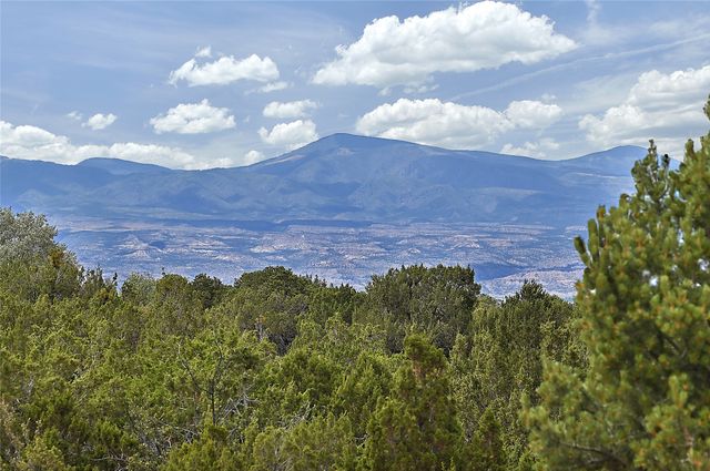 24B Paseo Encantado NE, Santa Fe, NM 87506