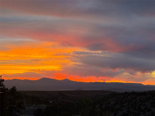 24B Paseo Encantado NE, Santa Fe, NM 87506