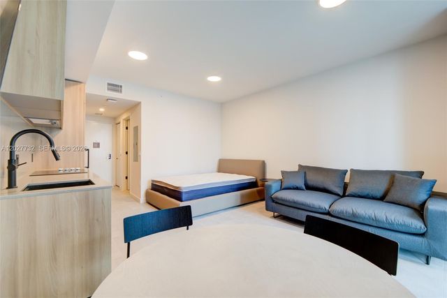 121 NE 5th St 1809, Miami, FL 33132