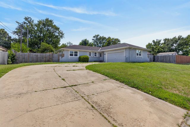 5605 E Shadybrook St, Wichita, KS 67208