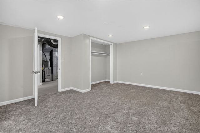 5605 E Shadybrook St, Wichita, KS 67208