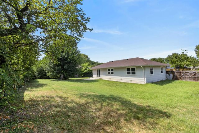 5605 E Shadybrook St, Wichita, KS 67208